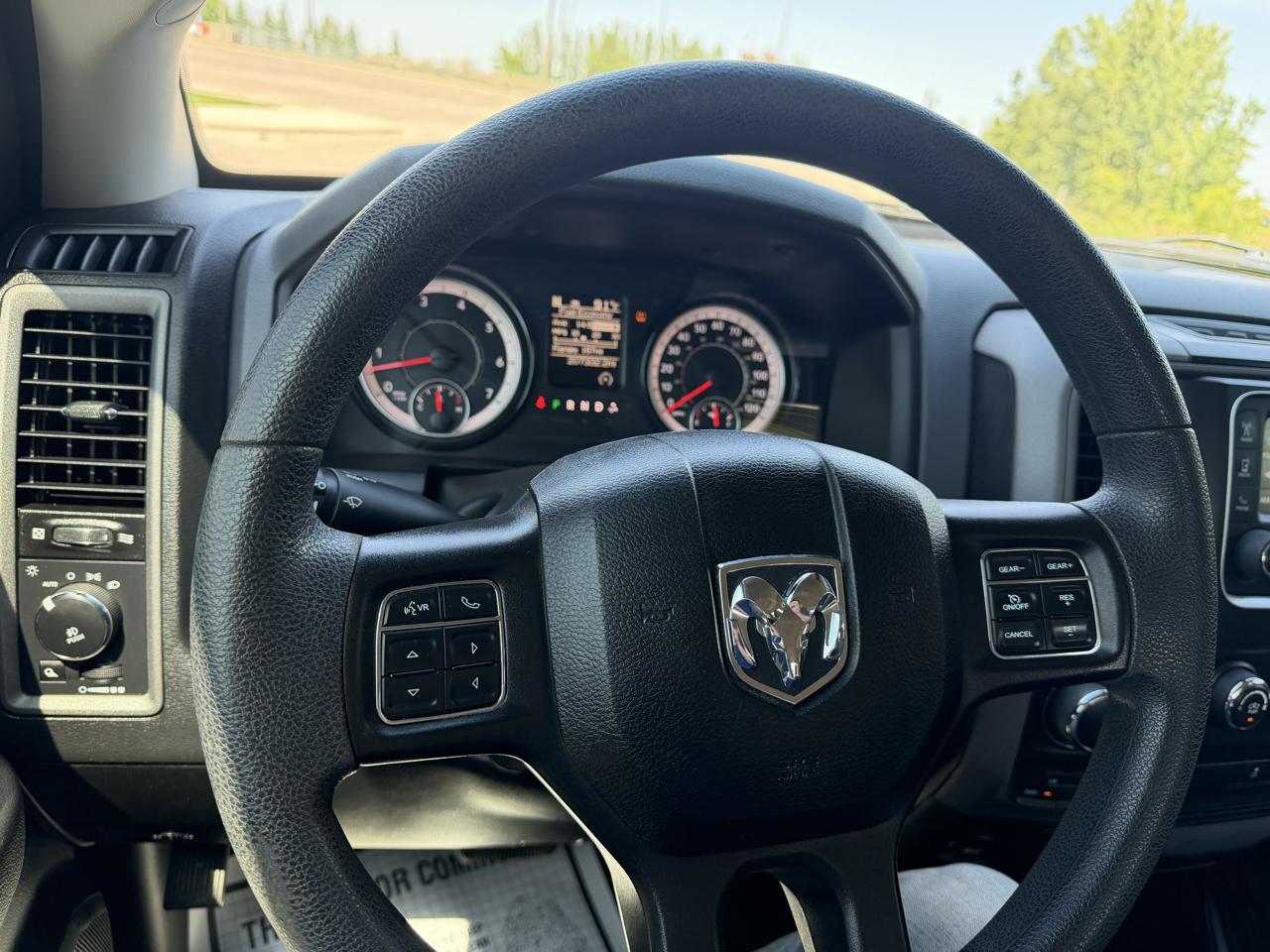 RAM 1500 Tradesman Crew Cab SWB 4WD 2018