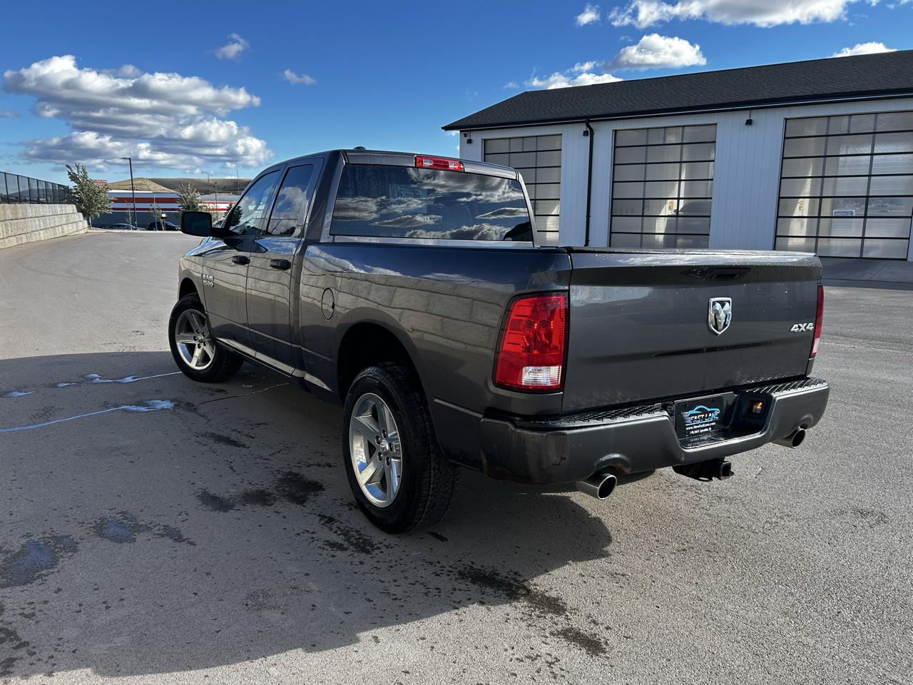 RAM 1500 Tradesman Quad Cab 4WD 2017