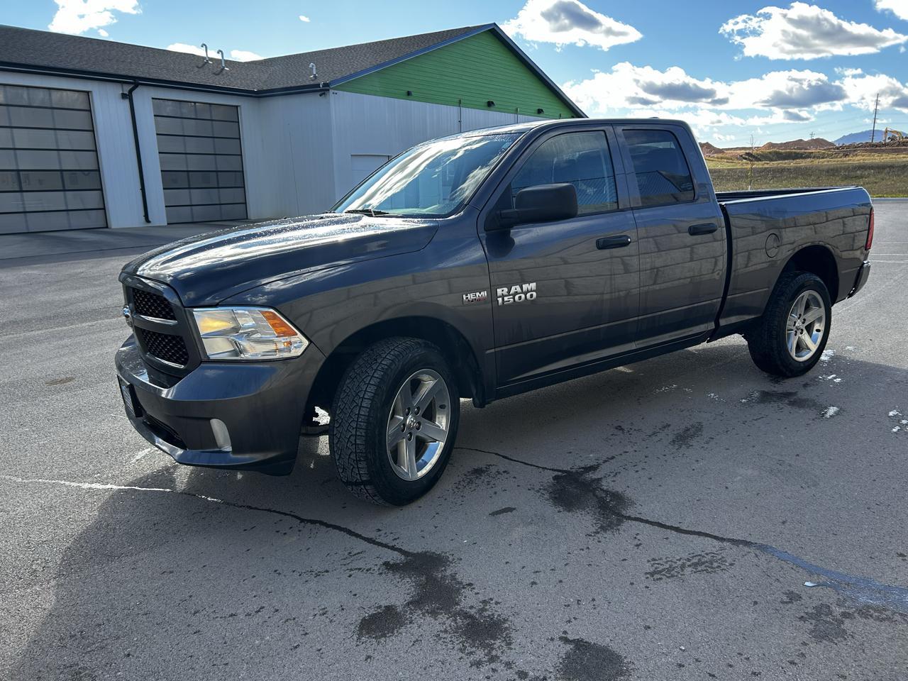 RAM 1500 Tradesman Quad Cab 4WD 2017