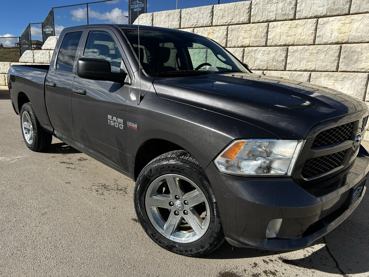 RAM 1500 Tradesman Quad Cab 4WD 2017