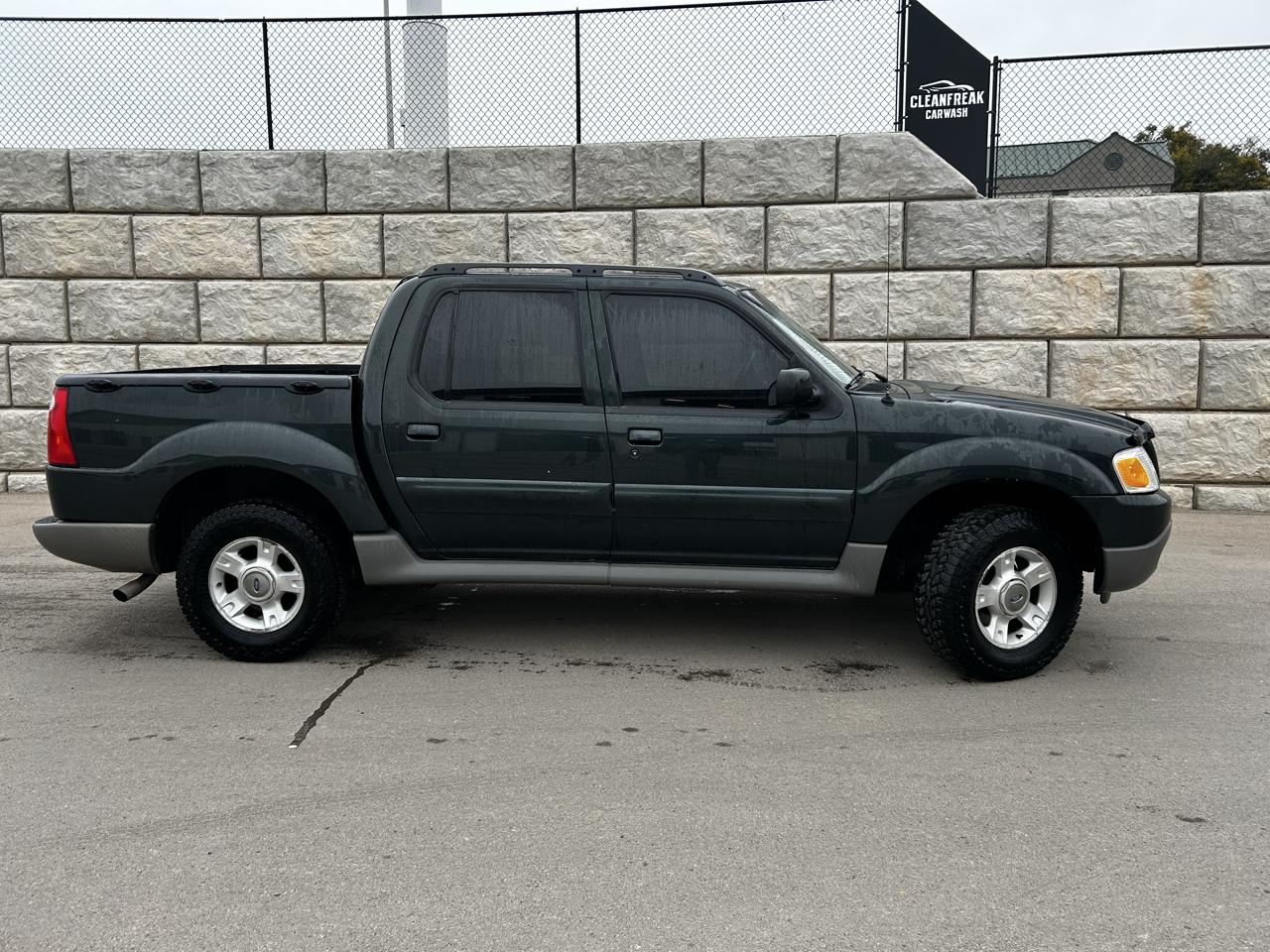 Ford Explorer Sport Trac XLT 4WD 2003