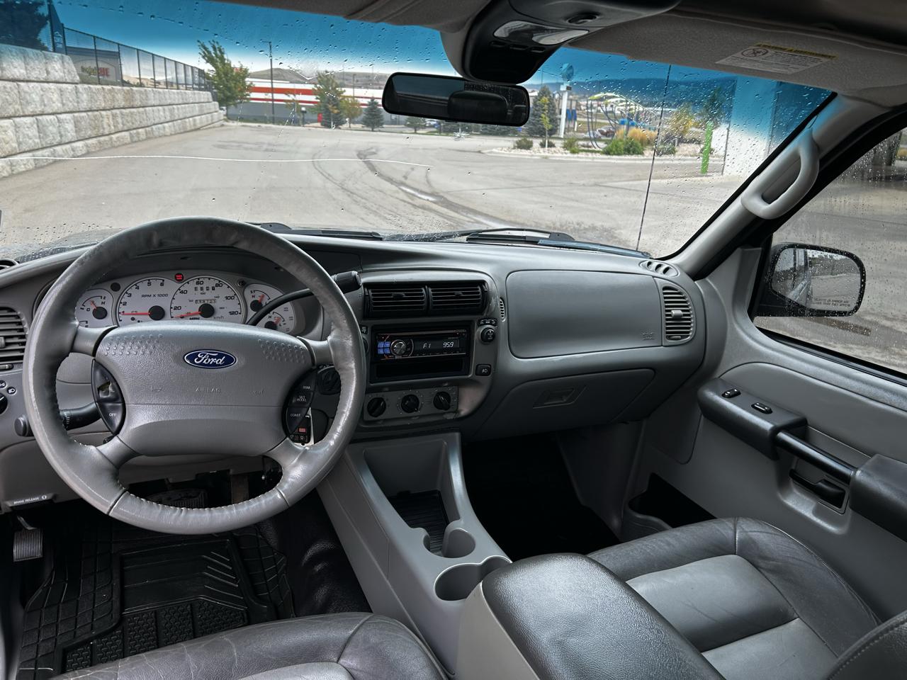 Ford Explorer Sport Trac XLT 4WD 2003