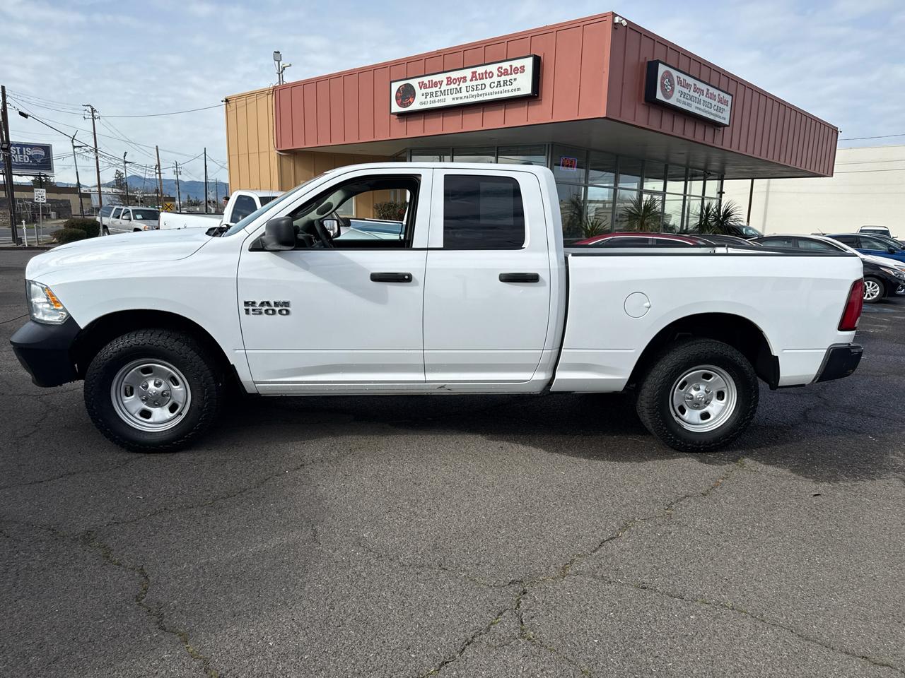 RAM 1500 Tradesman Quad Cab 4WD 2016