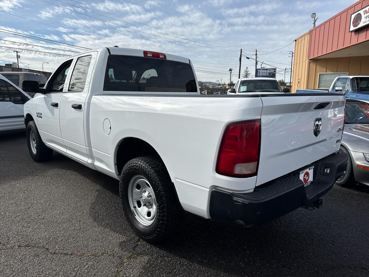RAM 1500 Tradesman Quad Cab 4WD 2016