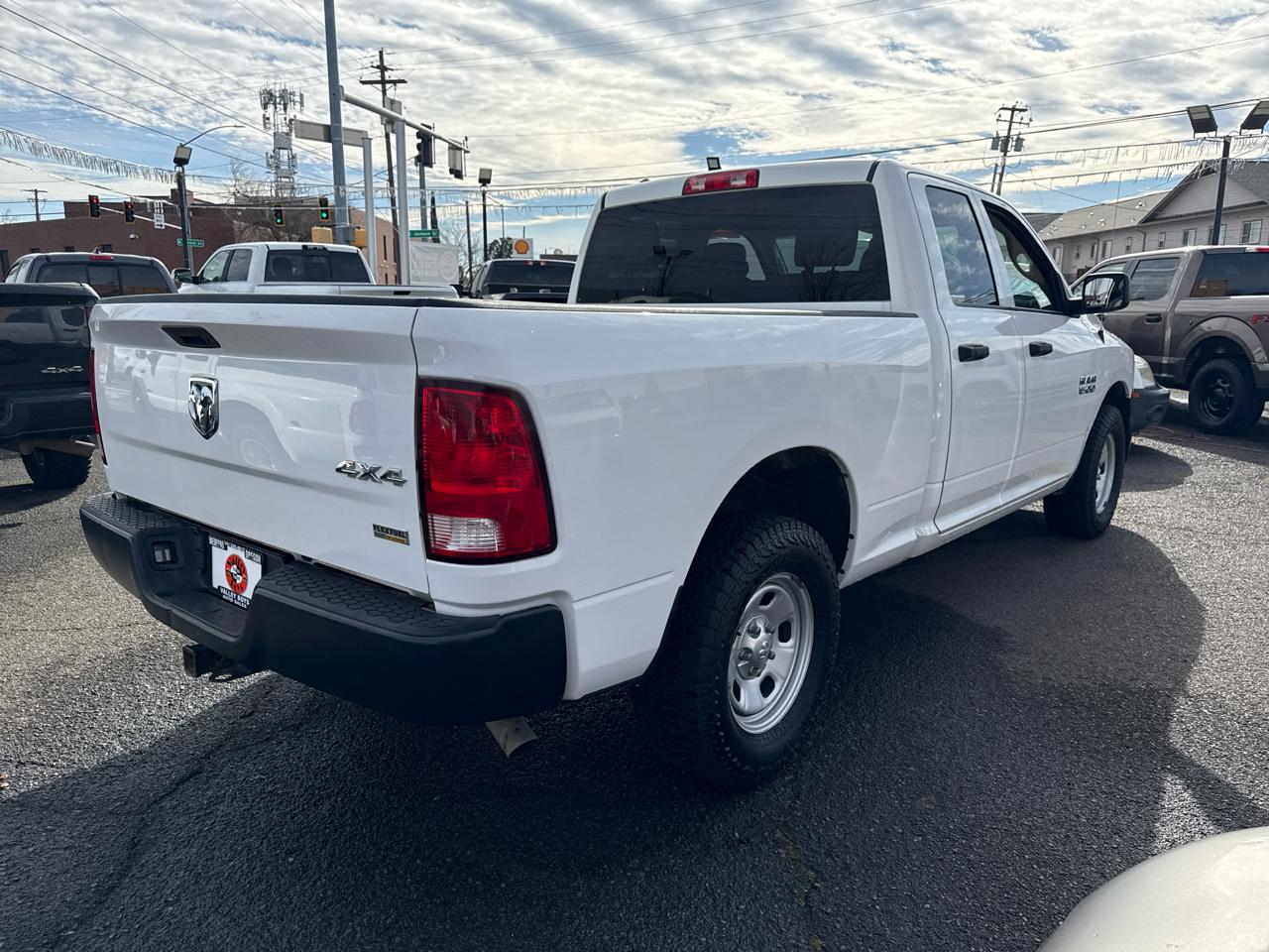 RAM 1500 Tradesman Quad Cab 4WD 2016