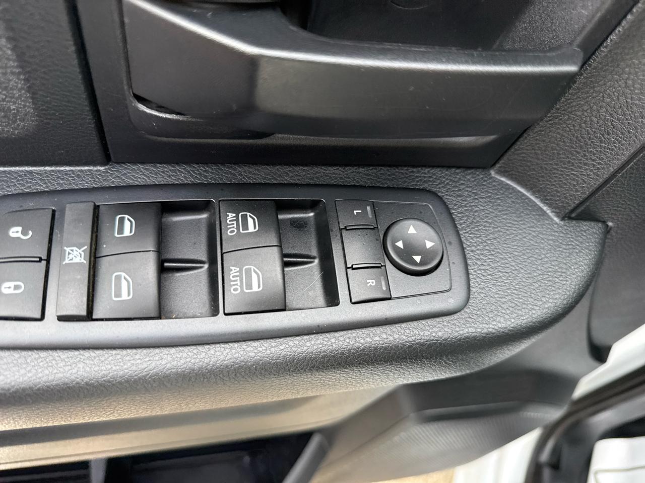 RAM 1500 Tradesman Quad Cab 4WD 2016