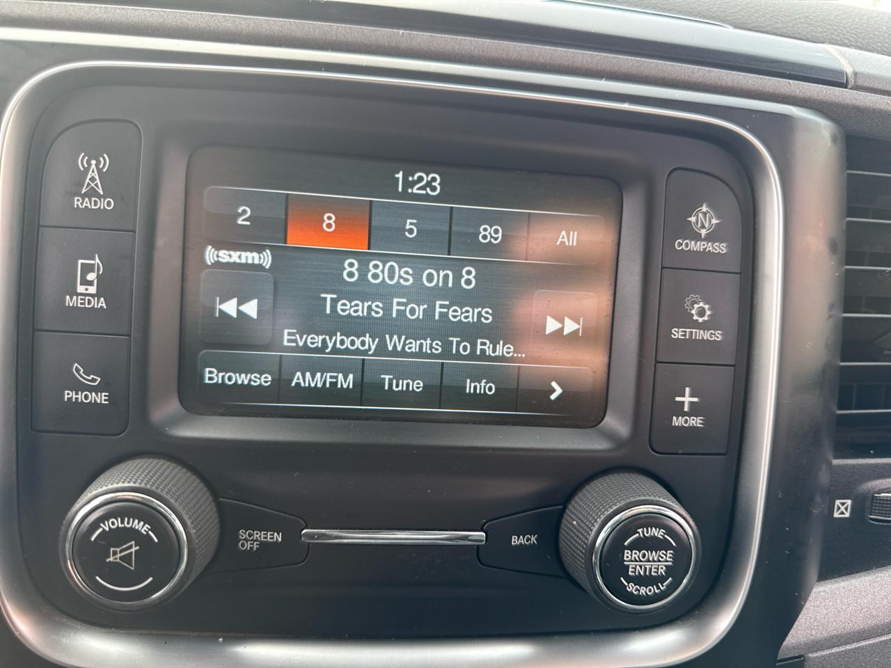 RAM 1500 Tradesman Quad Cab 4WD 2016