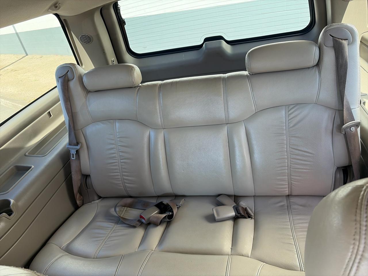 Chevrolet Suburban K1500 4WD 2001