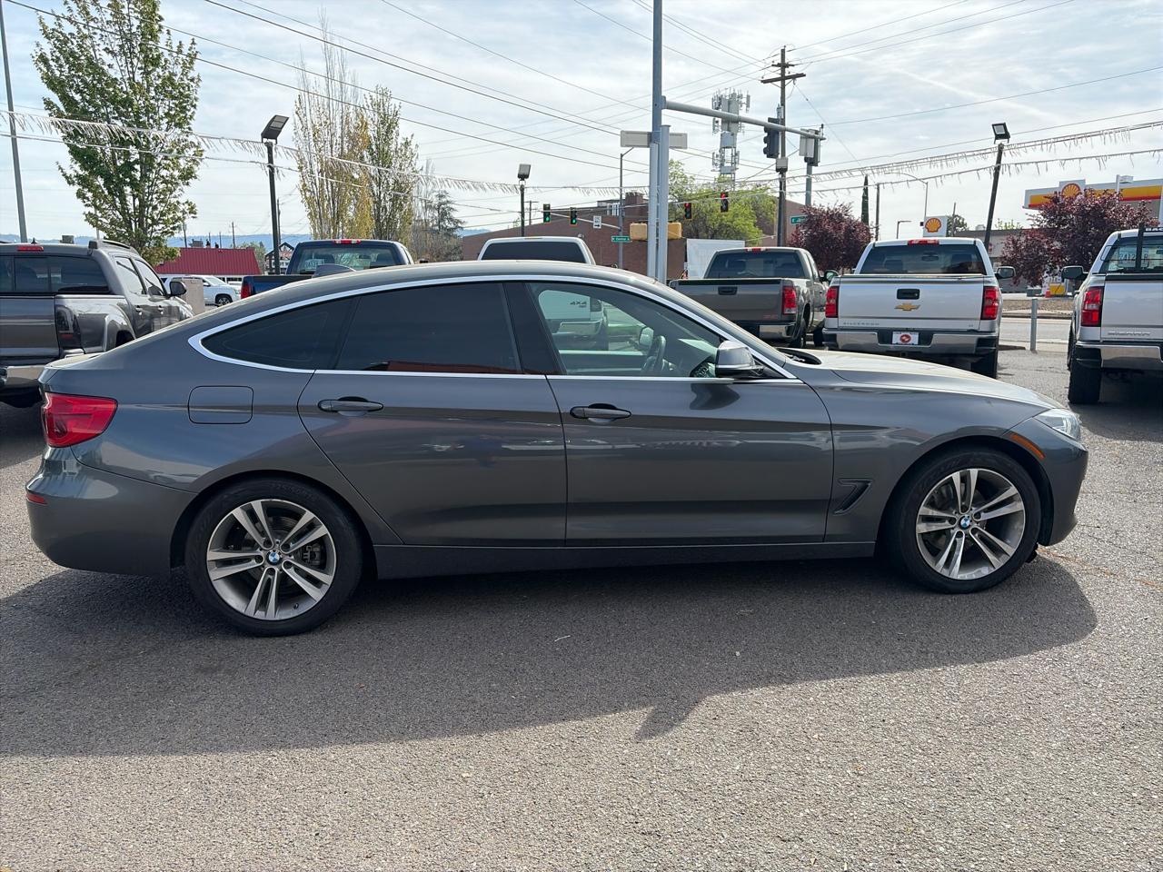 BMW 3-Series Gran Turismo 330i xDrive 2017