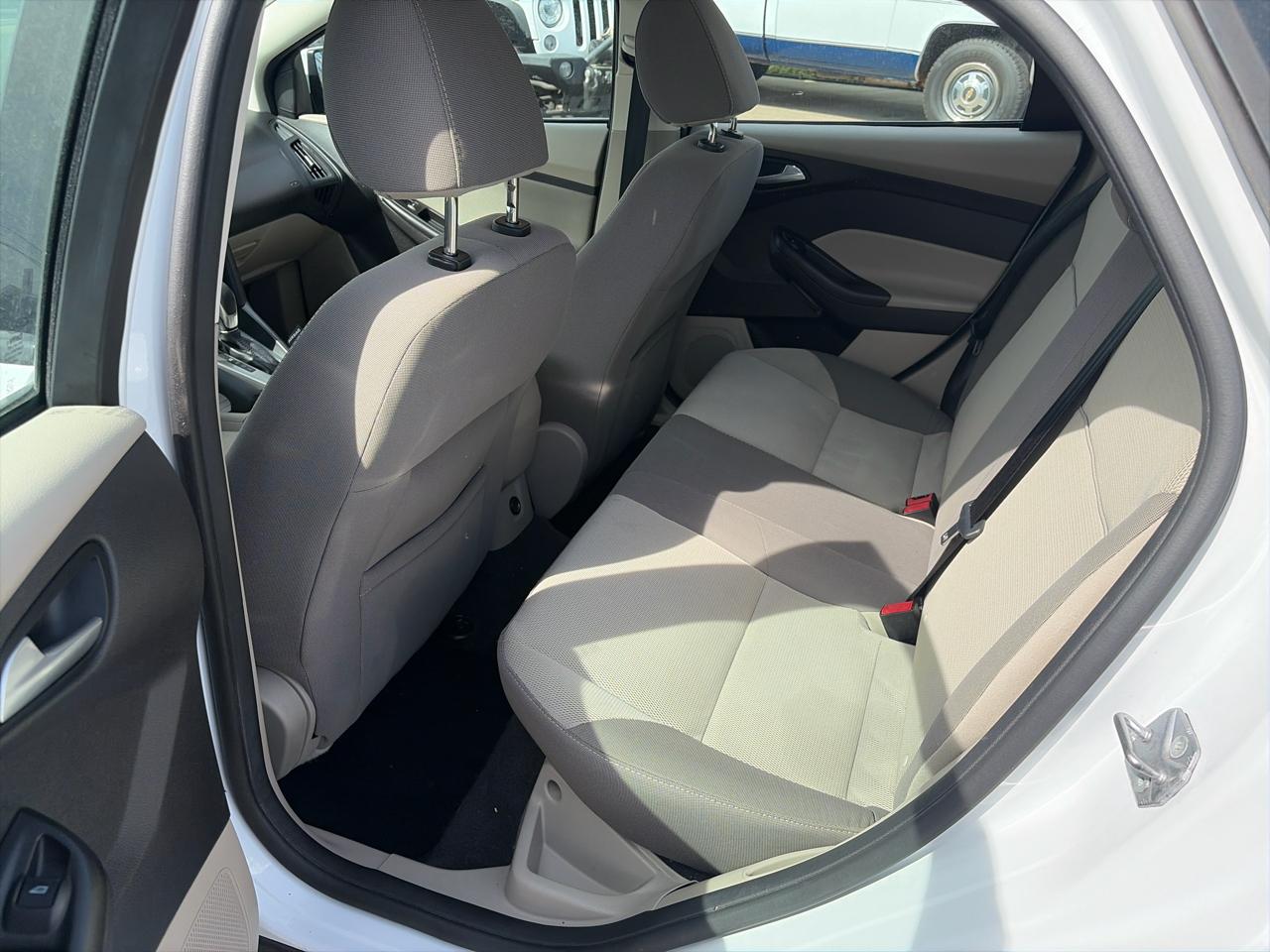 Ford Focus SE Sedan 2014