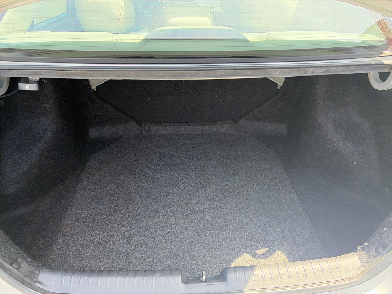 Honda Civic LX Sedan 5-Speed AT 2013