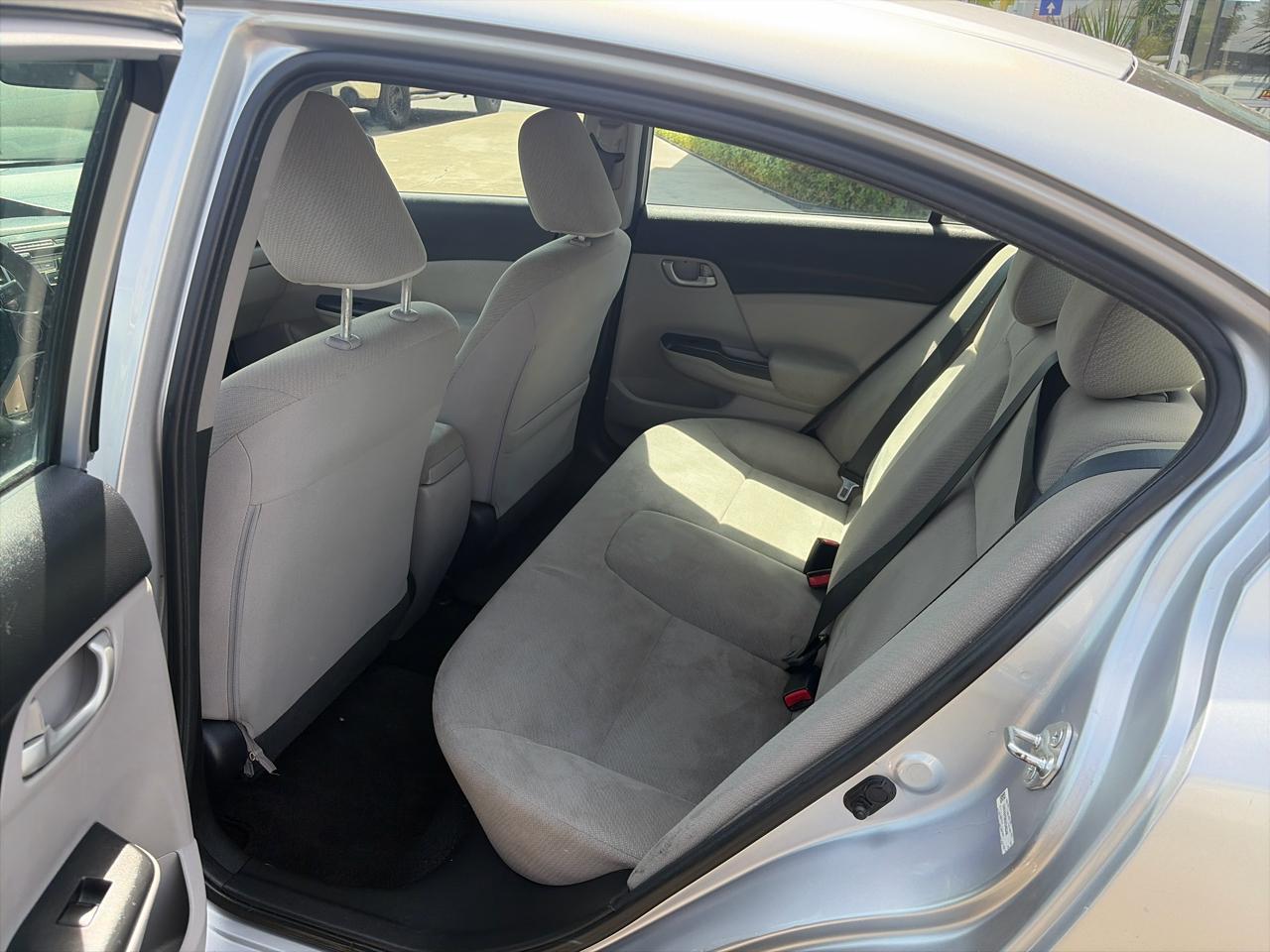 Honda Civic LX Sedan 5-Speed AT 2013