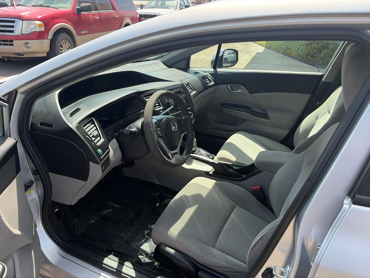 Honda Civic LX Sedan 5-Speed AT 2013