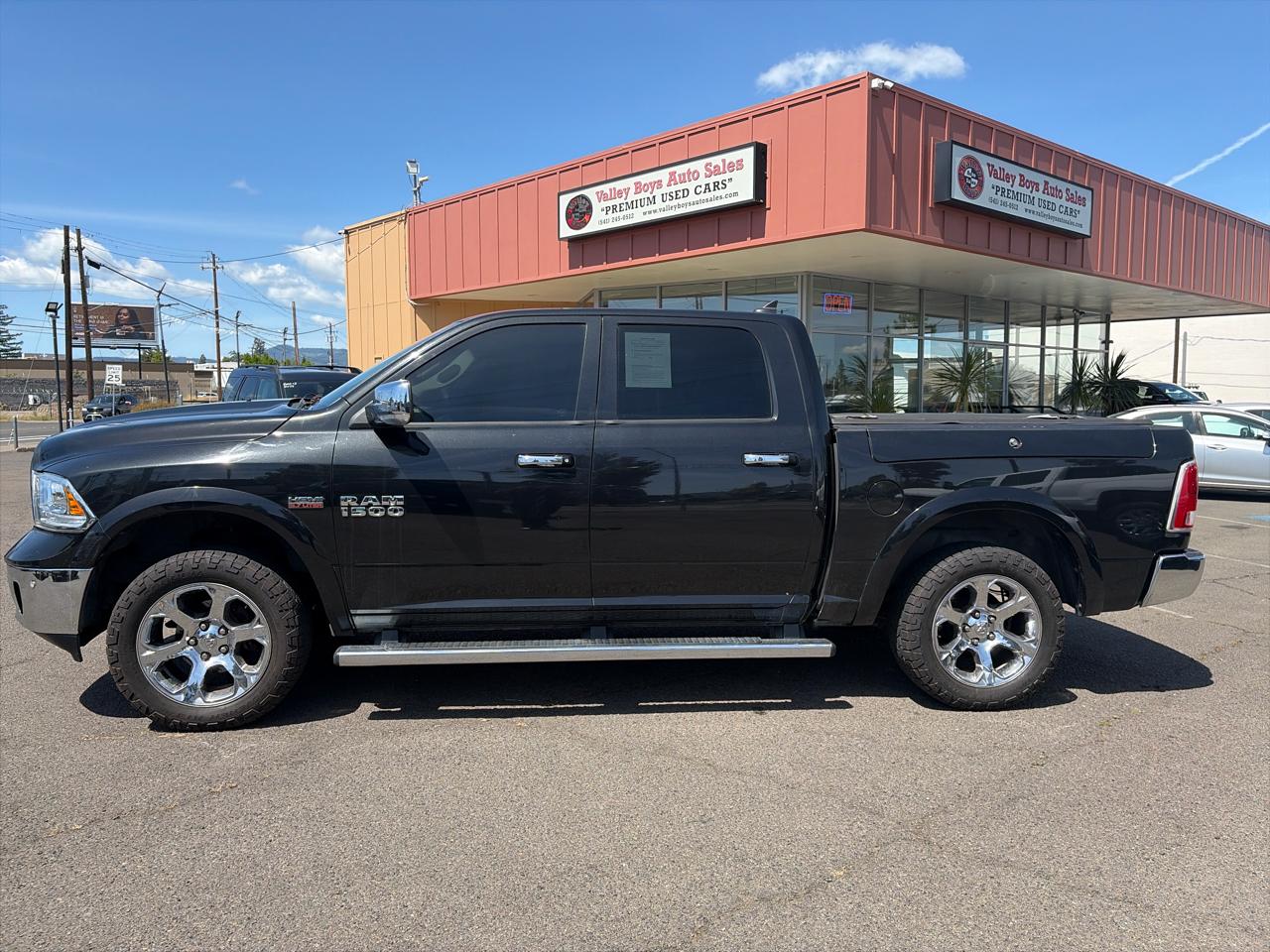 RAM 1500 Laramie Crew Cab SWB 4WD 2015