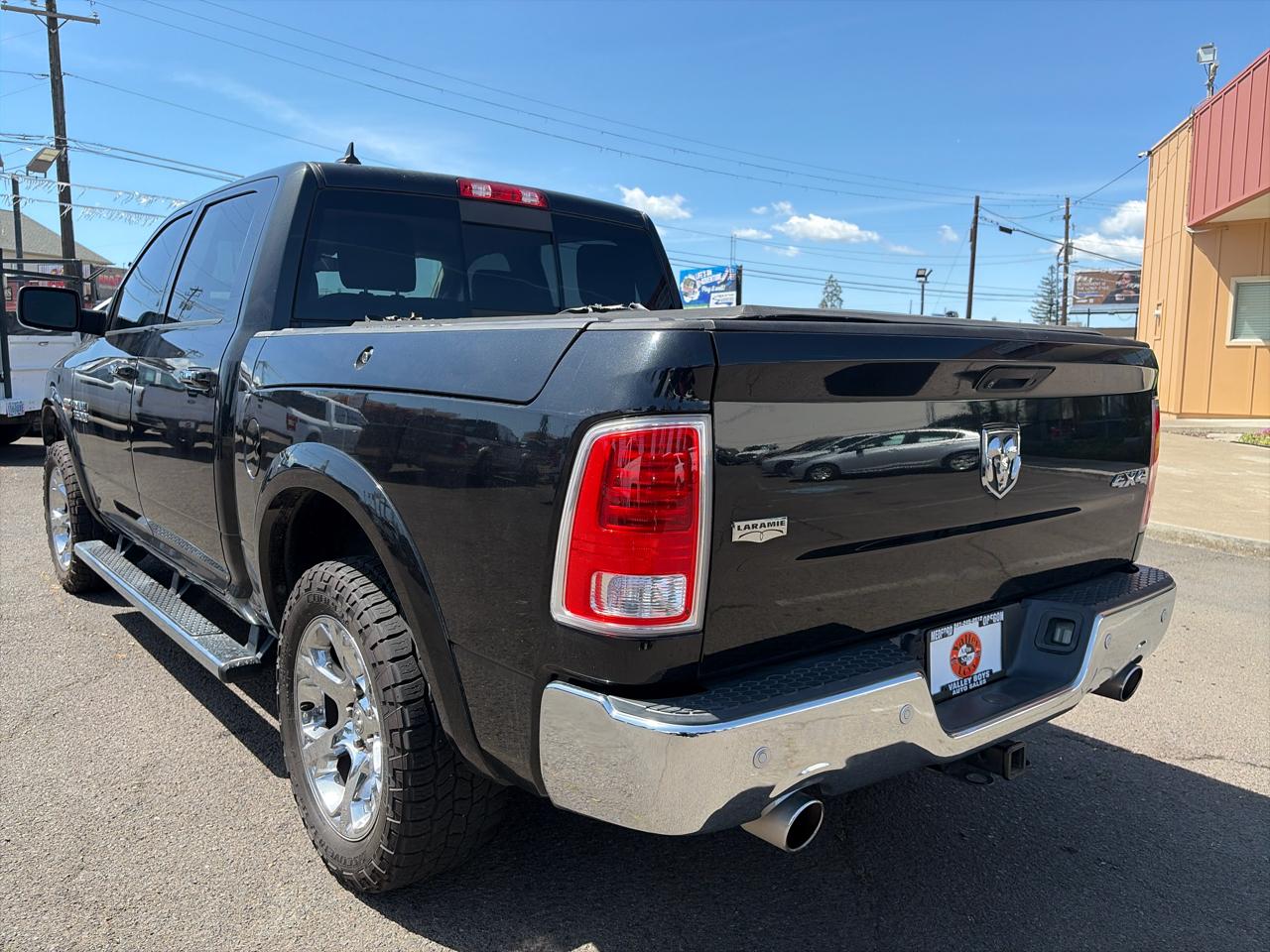 RAM 1500 Laramie Crew Cab SWB 4WD 2015