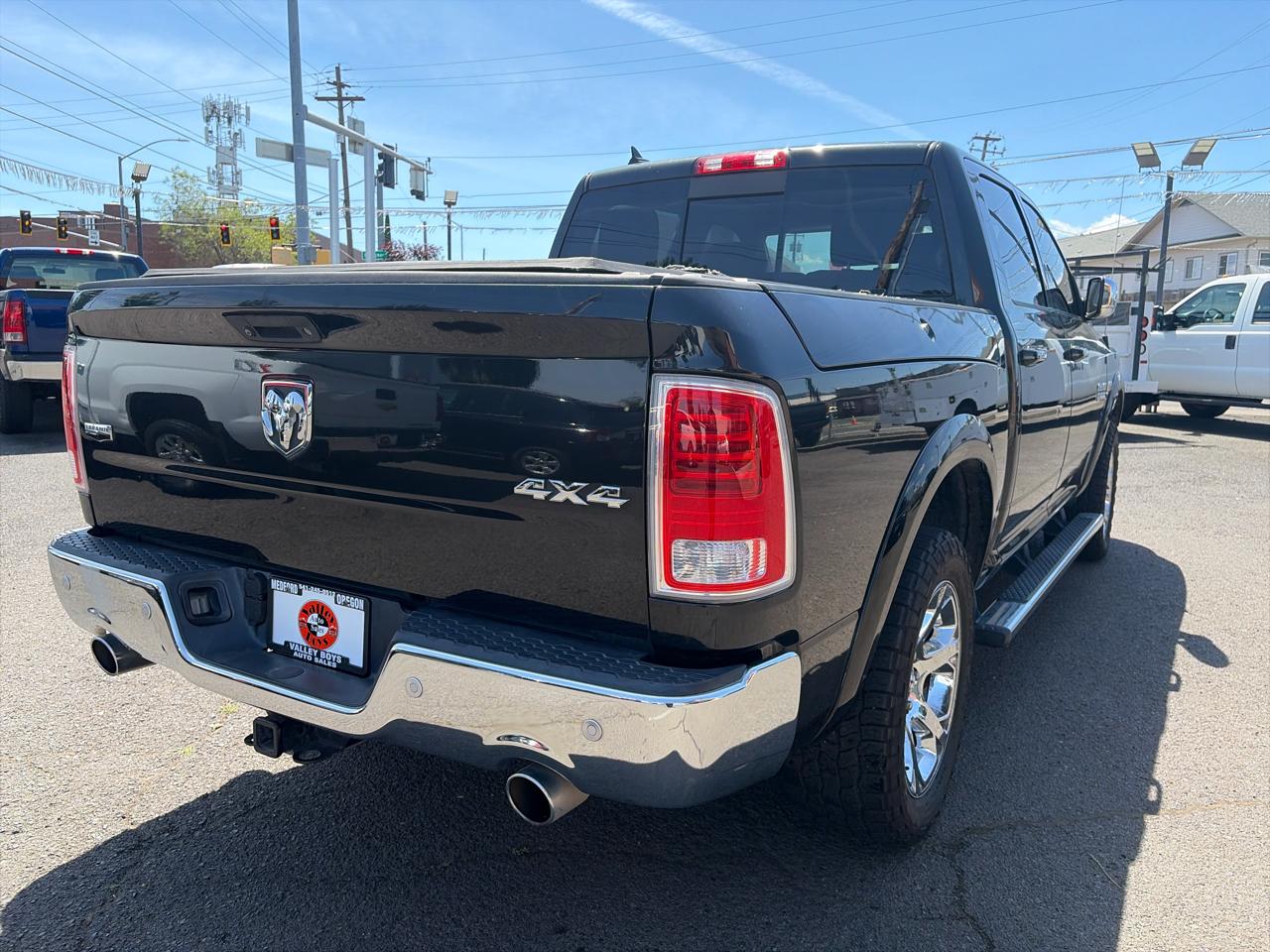 RAM 1500 Laramie Crew Cab SWB 4WD 2015