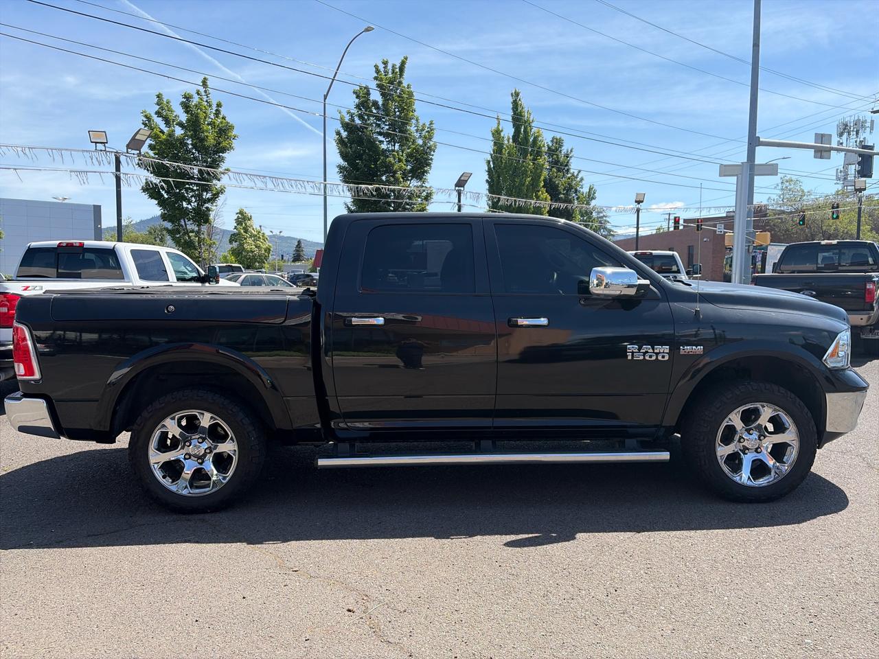 RAM 1500 Laramie Crew Cab SWB 4WD 2015