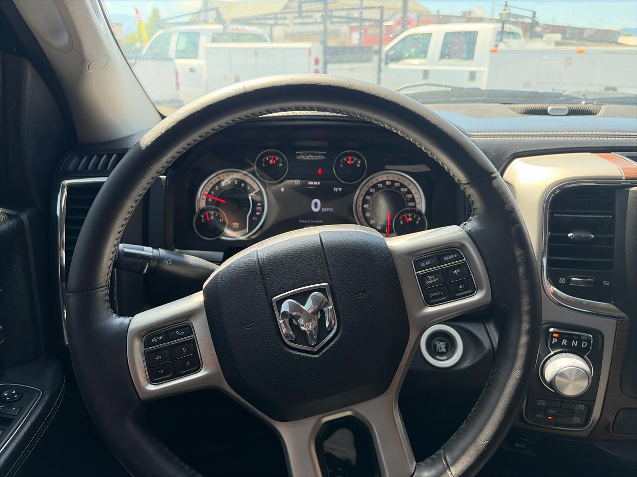 RAM 1500 Laramie Crew Cab SWB 4WD 2015