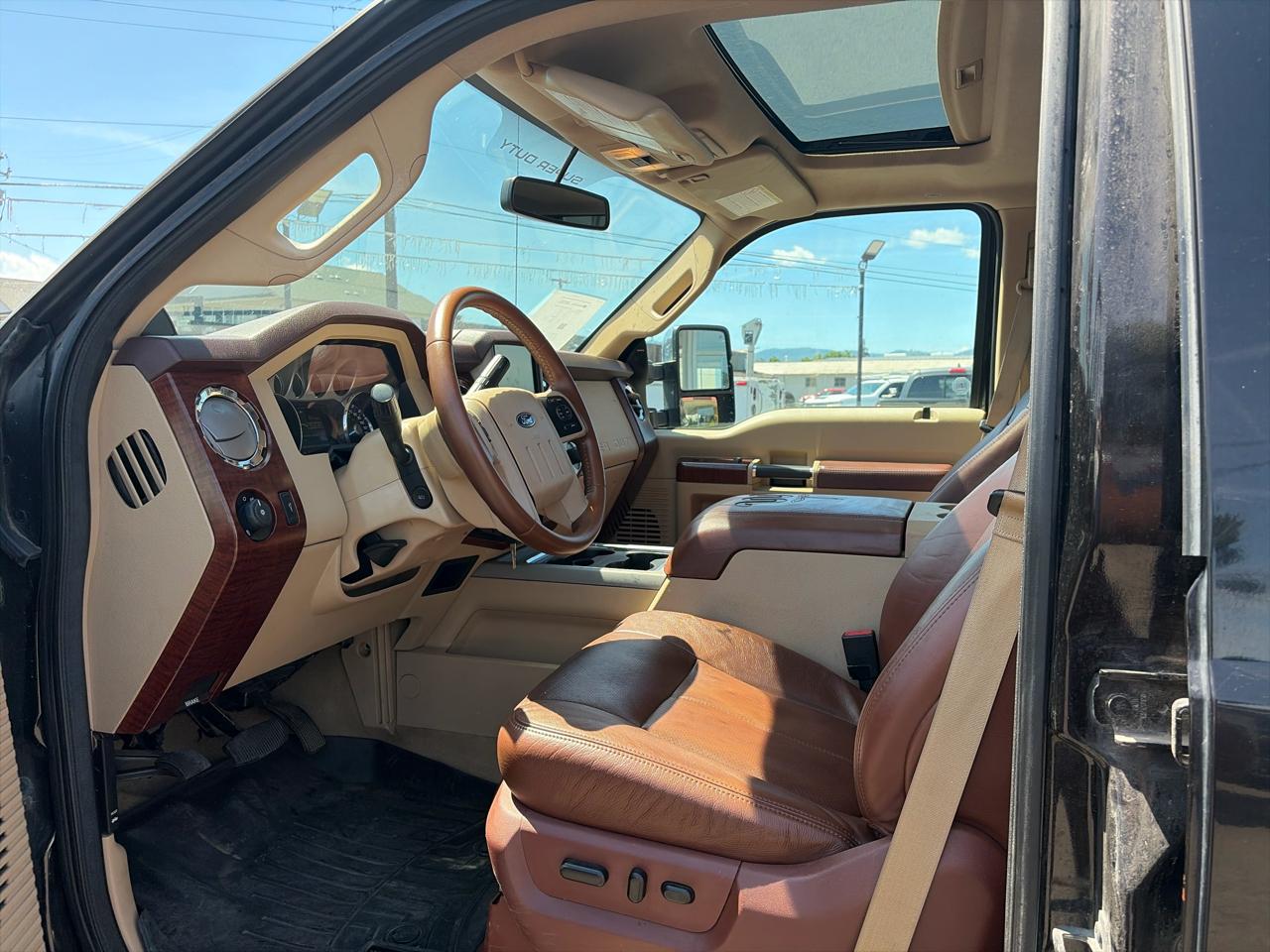Ford F-350 SD King Ranch Crew Cab 4WD 2014