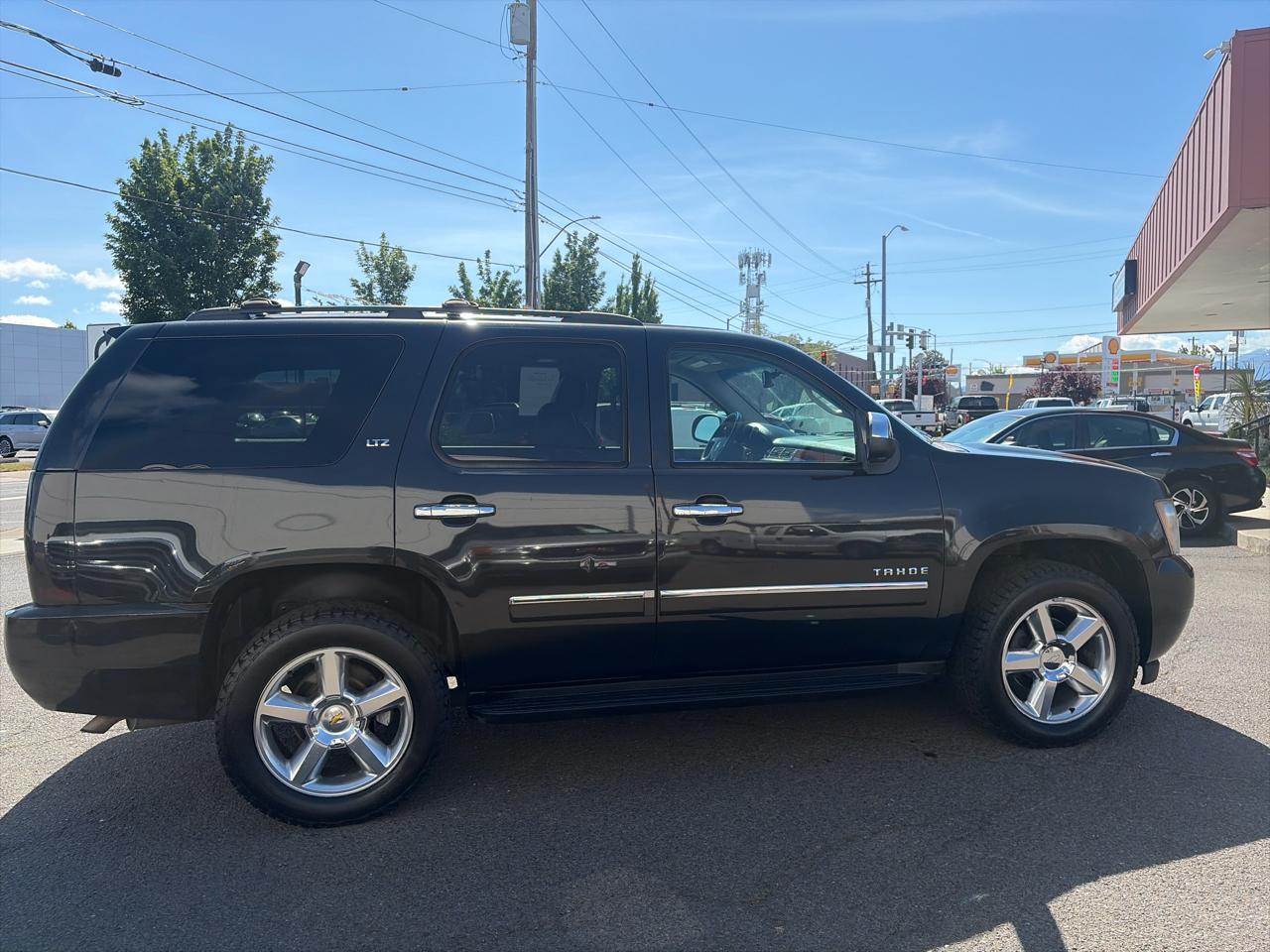 Chevrolet Tahoe LTZ 4WD 2011