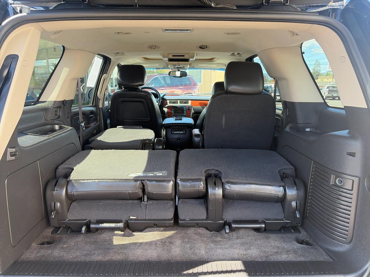 Chevrolet Tahoe LTZ 4WD 2011