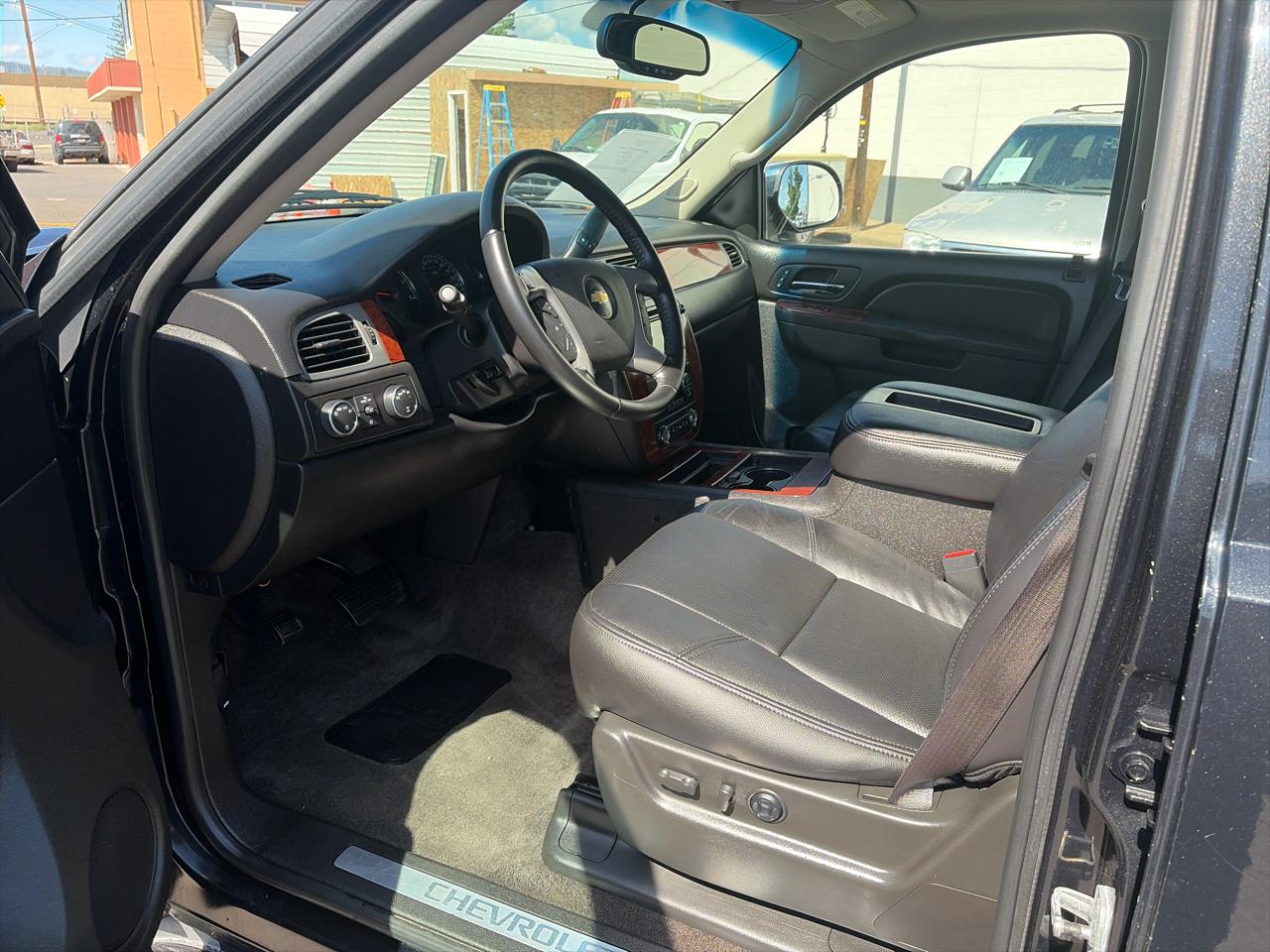 Chevrolet Tahoe LTZ 4WD 2011