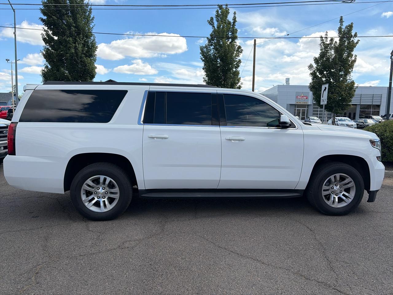 Chevrolet Suburban LT 4WD 2018
