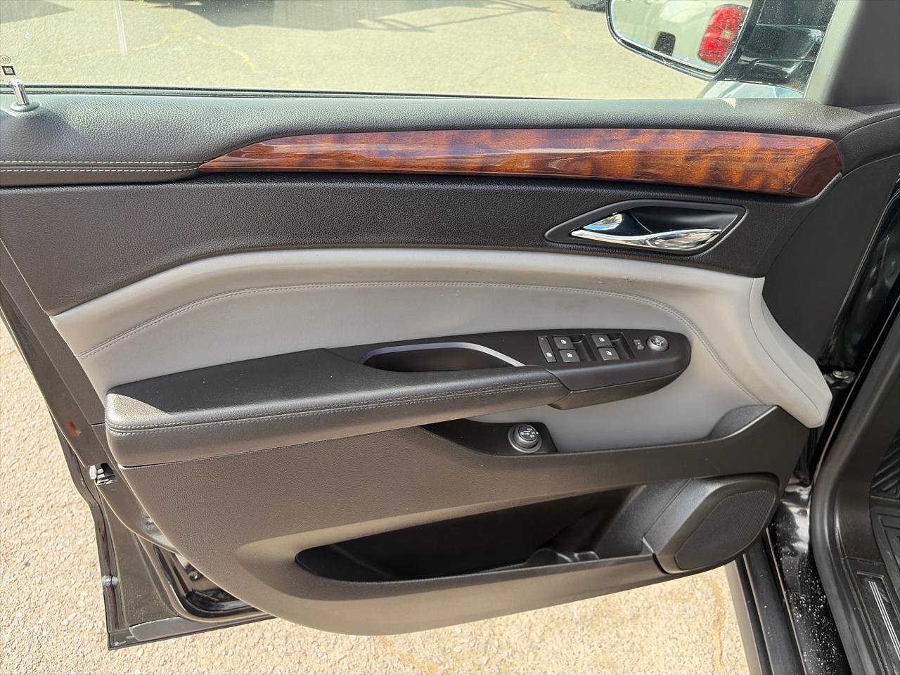 Cadillac SRX Luxury Collection AWD 2011