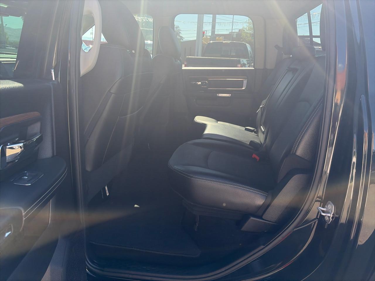 RAM 1500 Laramie Crew Cab LWB 4WD 2016