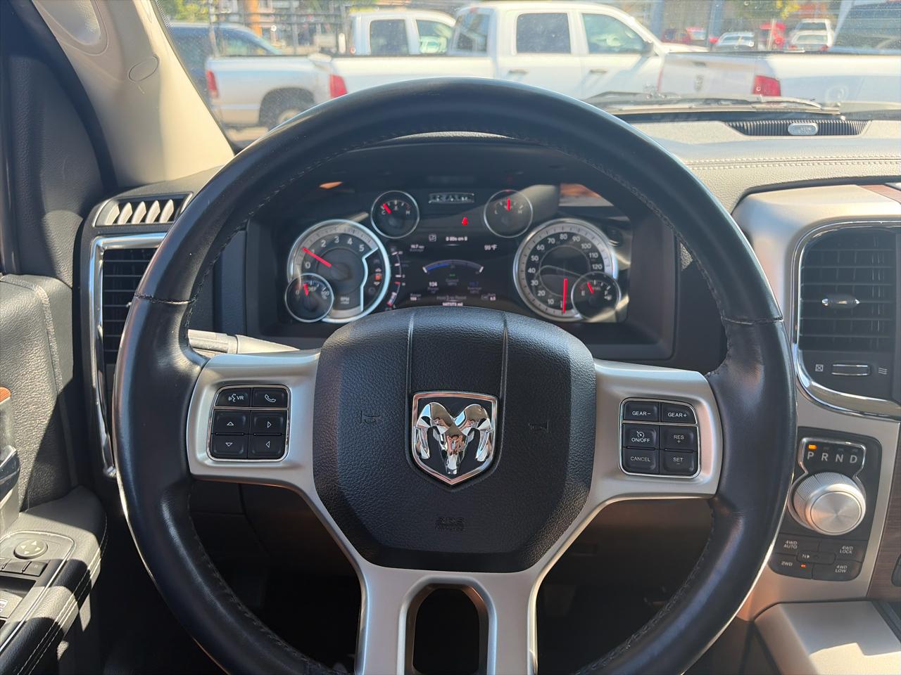 RAM 1500 Laramie Crew Cab LWB 4WD 2016