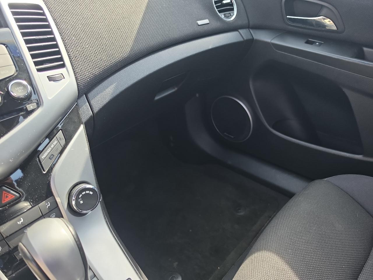 Chevrolet Cruze  2012