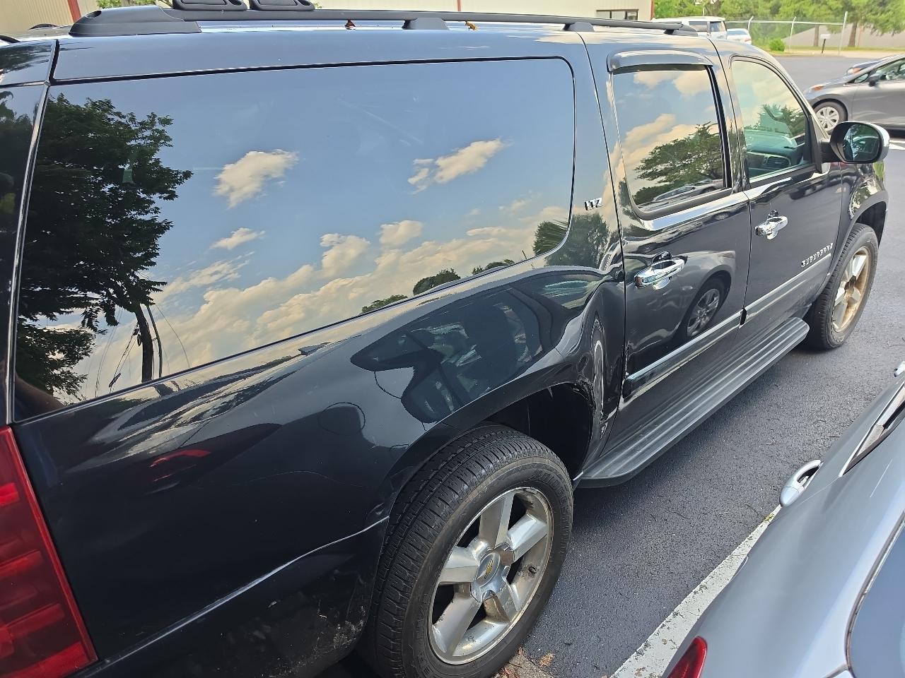 Chevrolet Suburban  2008