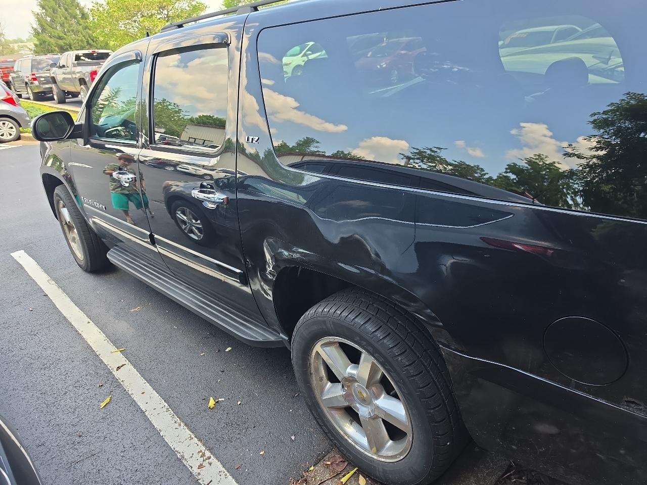 Chevrolet Suburban  2008