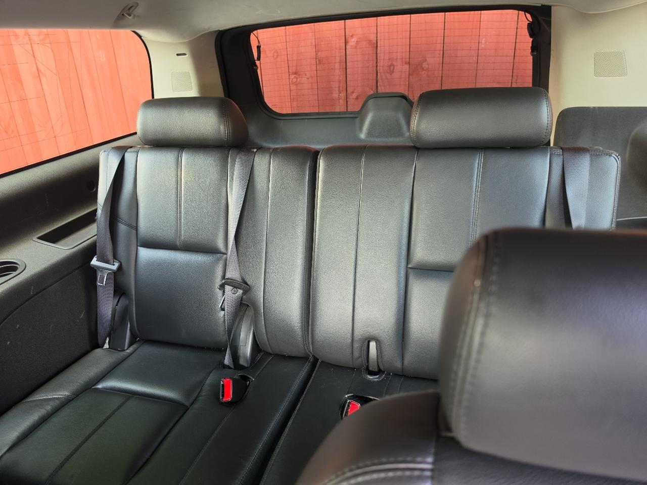 Chevrolet Suburban  2008