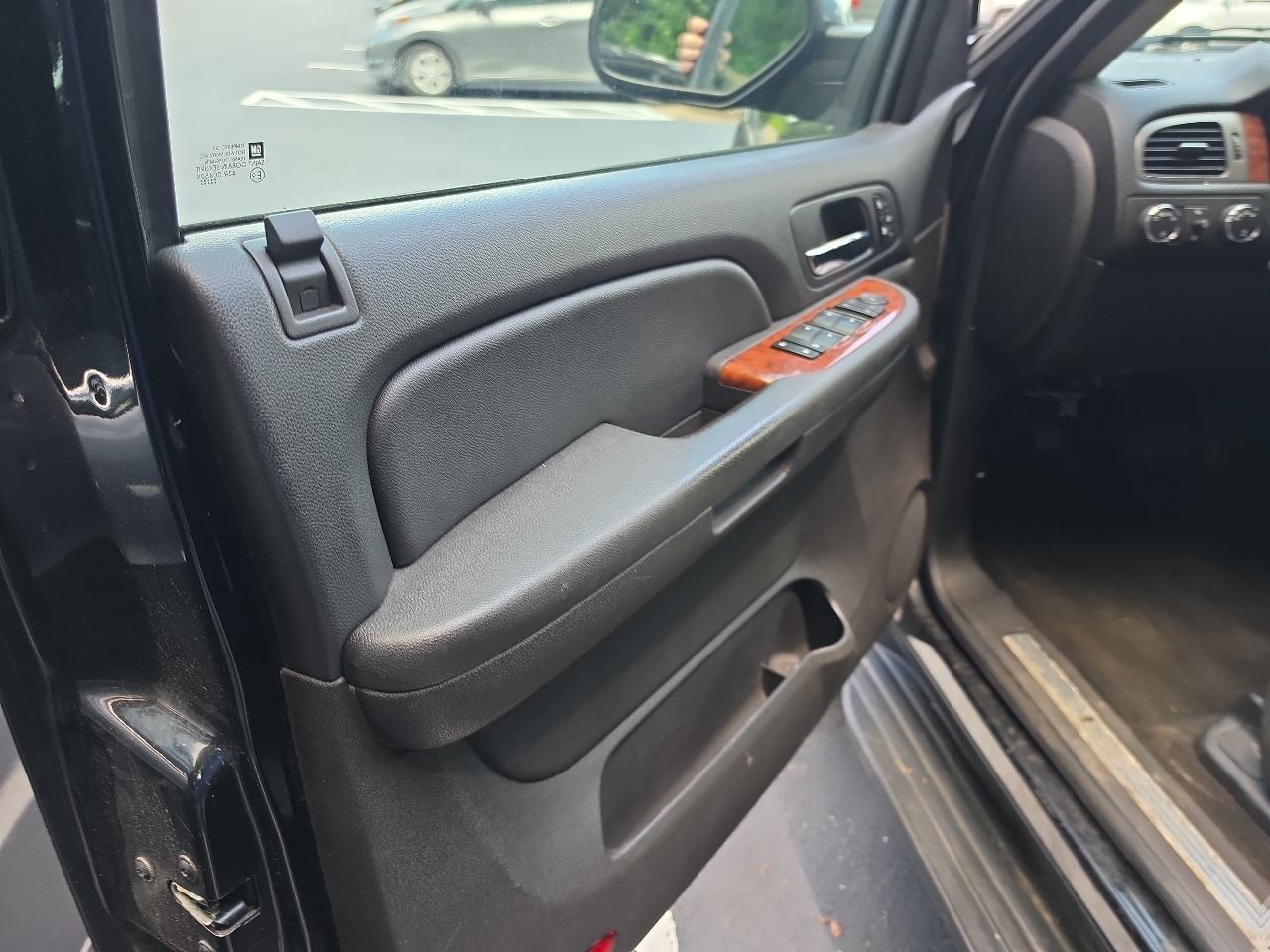 Chevrolet Suburban  2008
