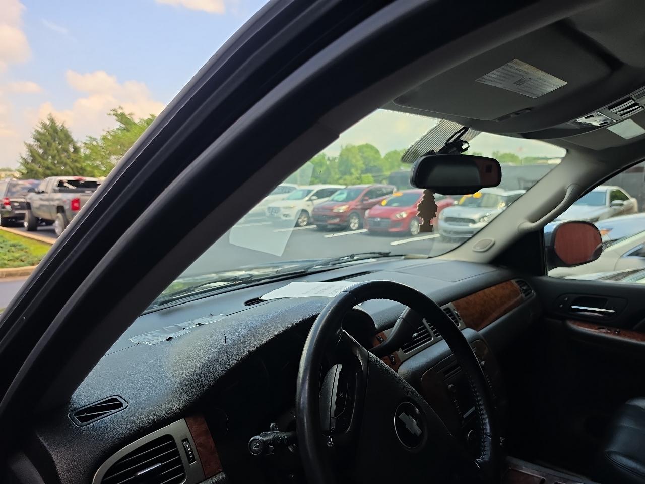 Chevrolet Suburban  2008