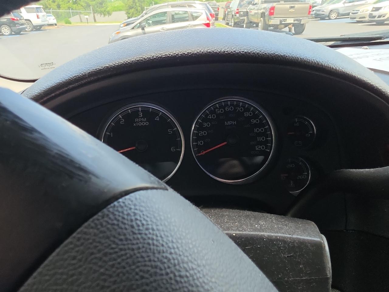 Chevrolet Suburban  2008