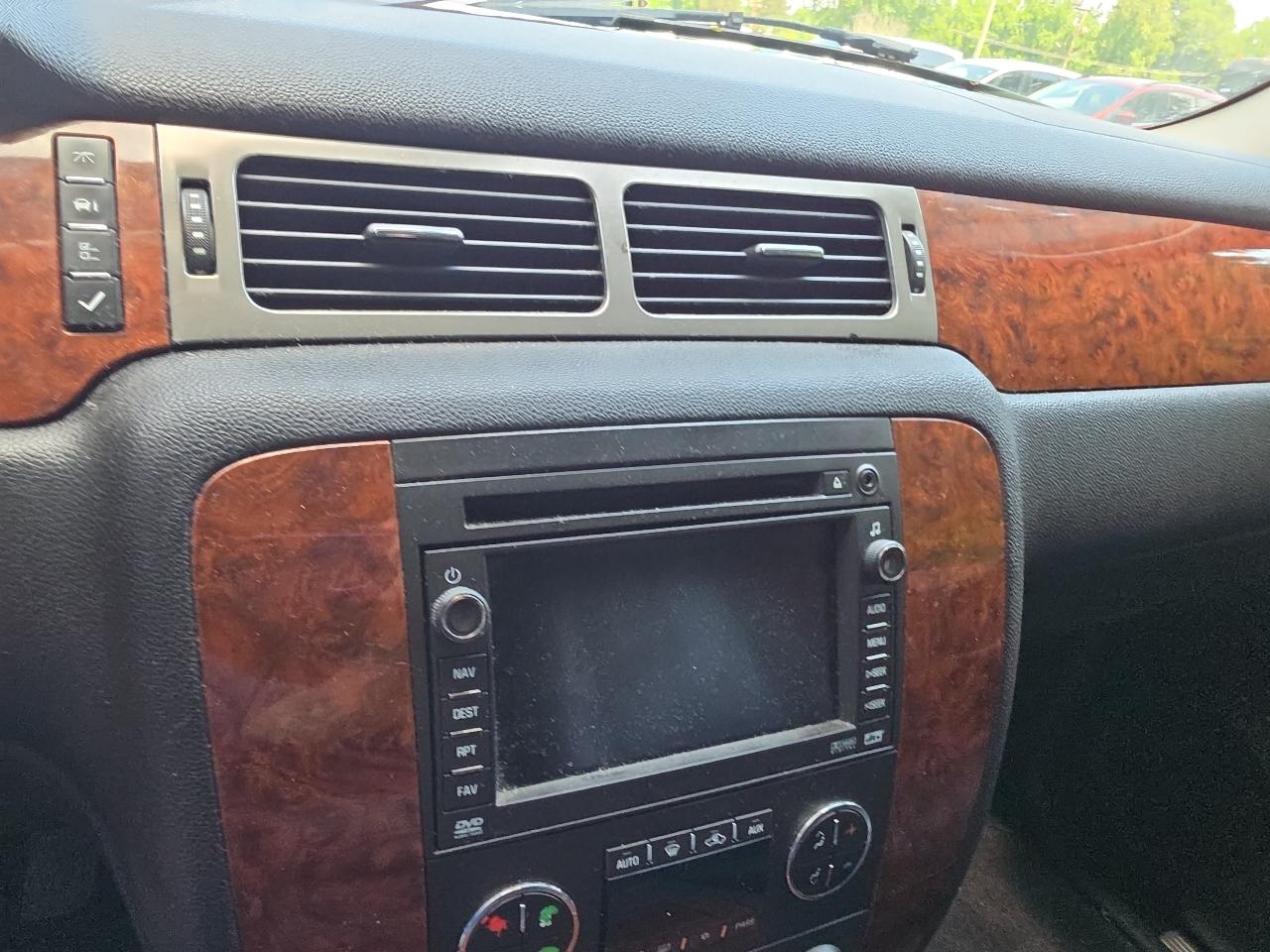 Chevrolet Suburban  2008