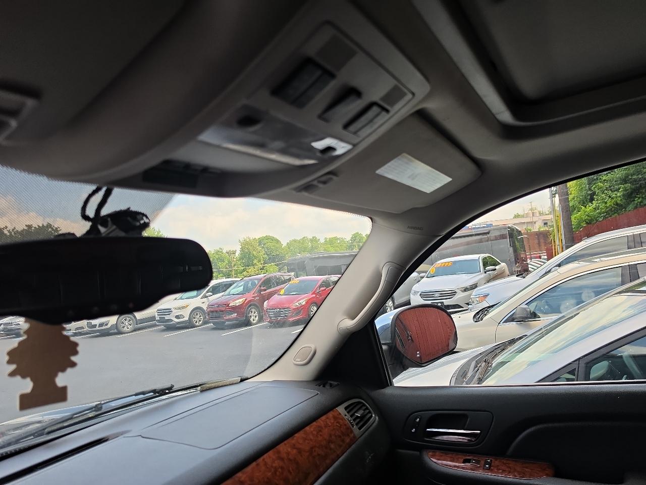 Chevrolet Suburban  2008