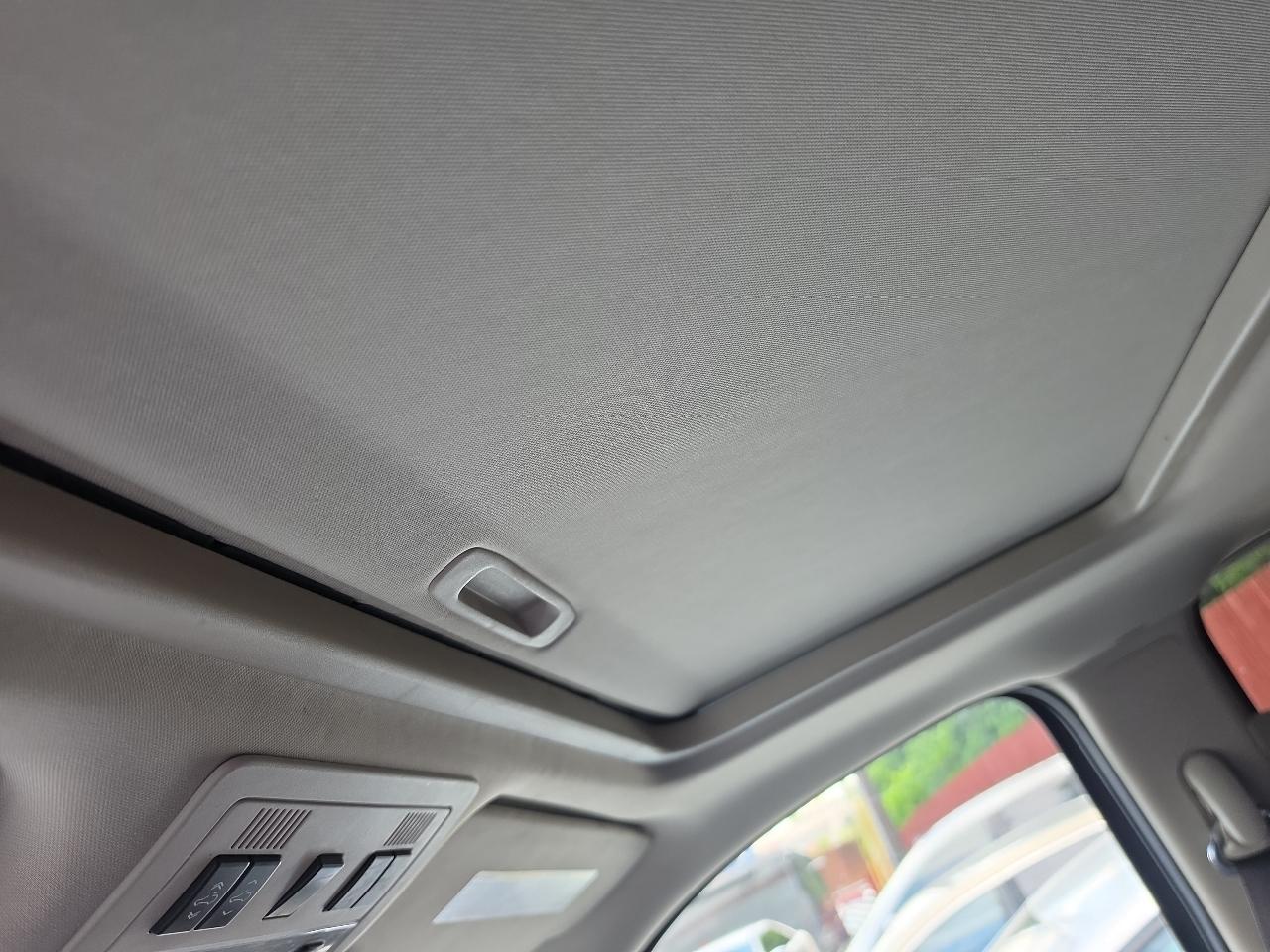Chevrolet Suburban  2008