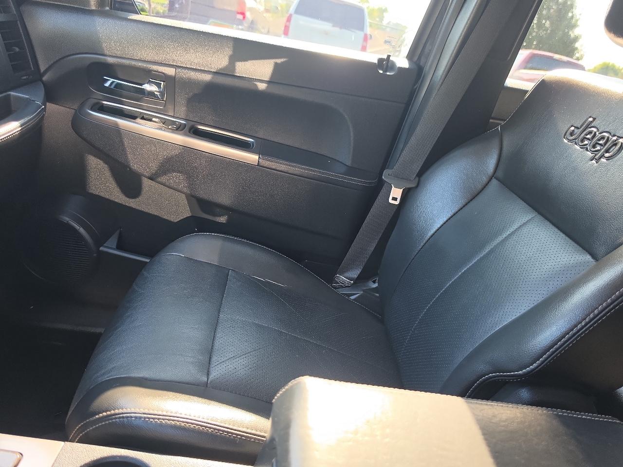 Jeep Liberty  2011