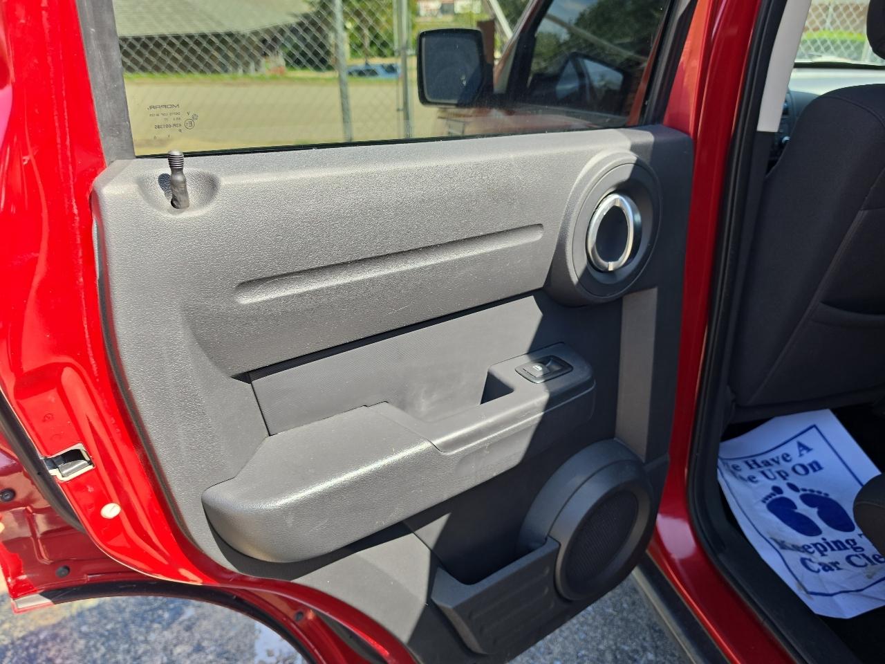 Dodge Nitro  2011