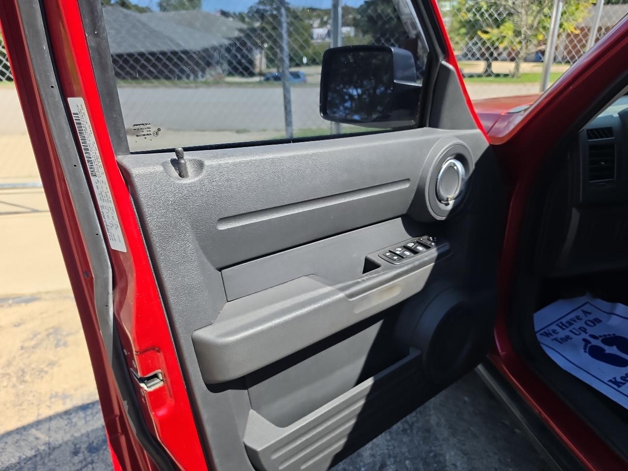 Dodge Nitro  2011