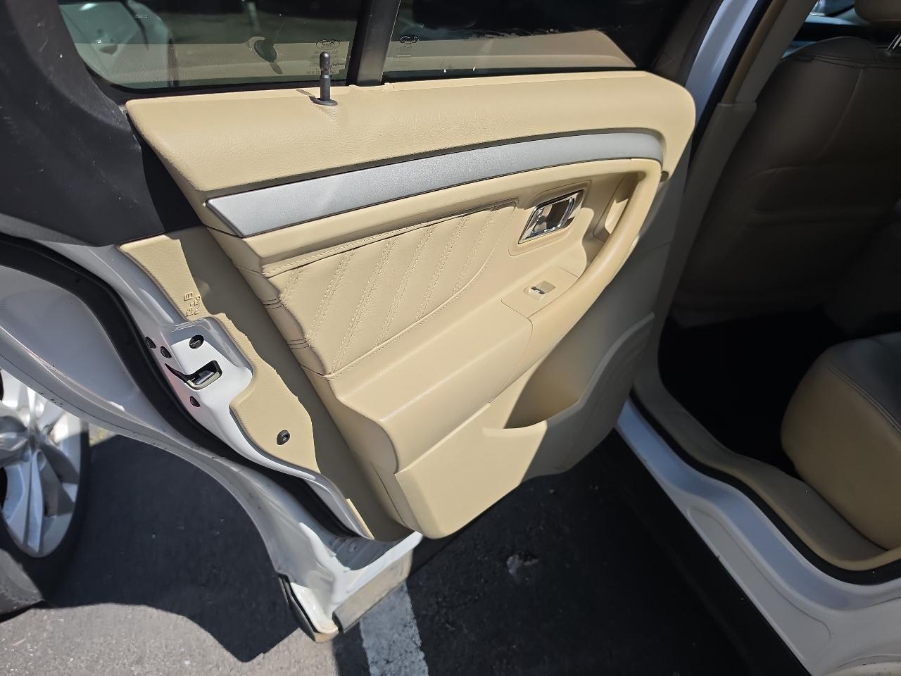 Ford Taurus  2014