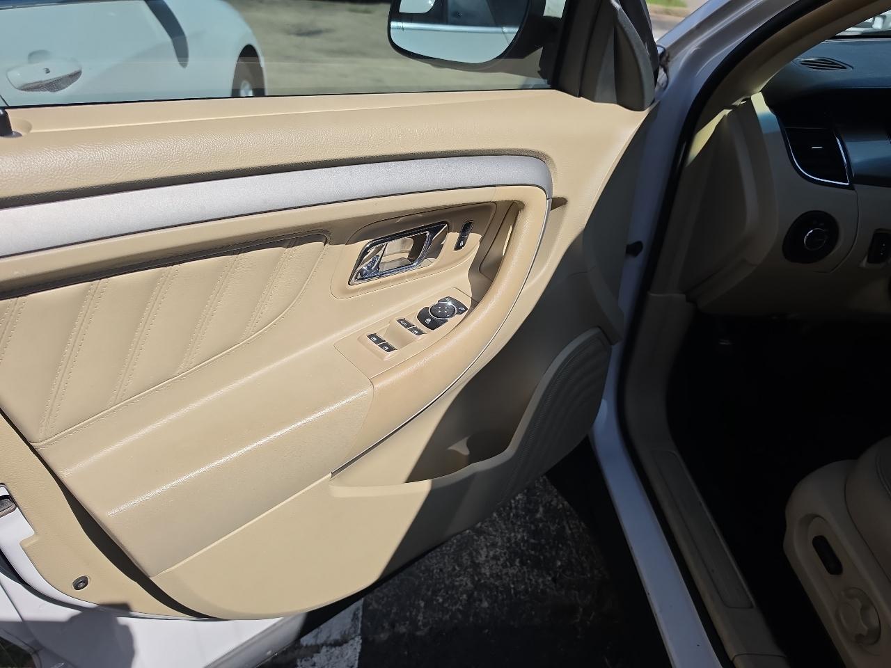 Ford Taurus  2014