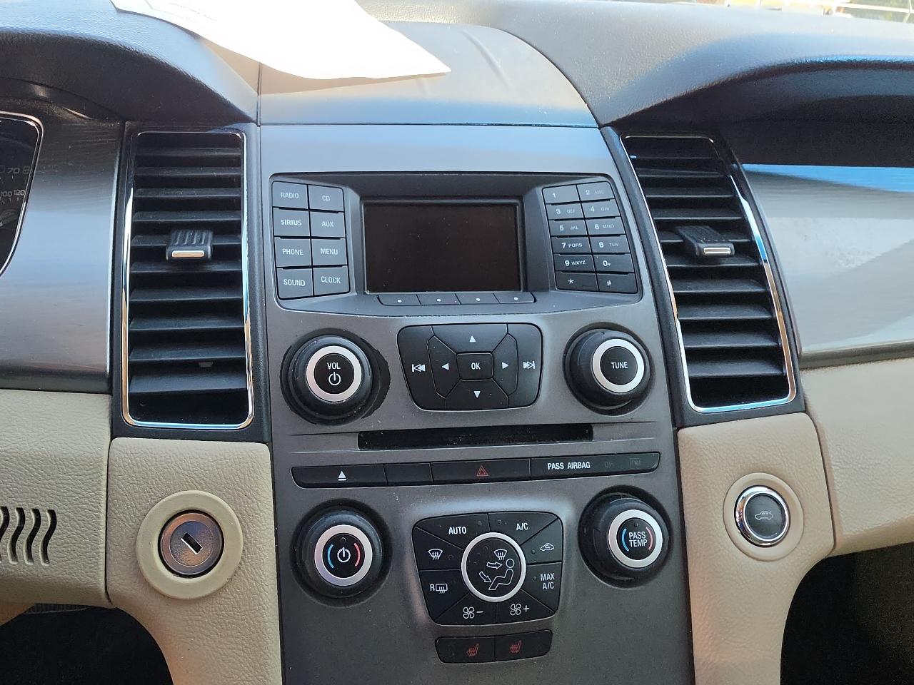 Ford Taurus  2014