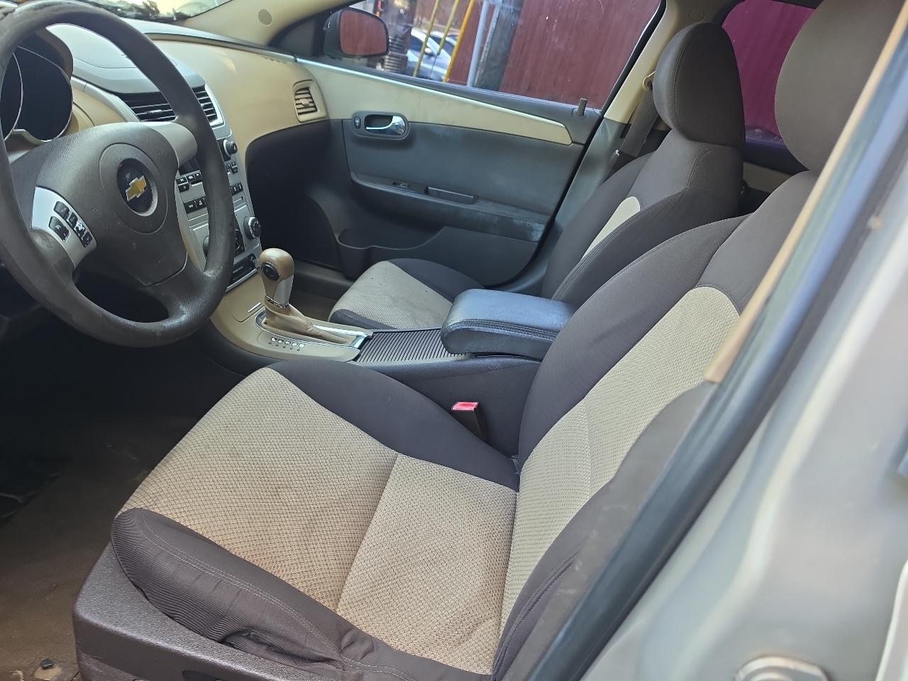 Chevrolet Malibu  2011