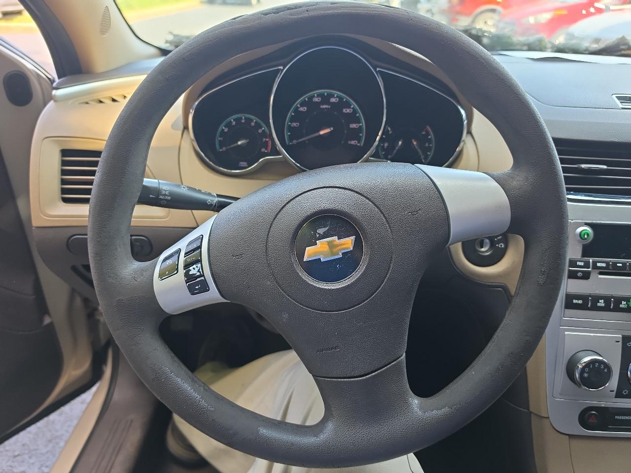 Chevrolet Malibu  2011