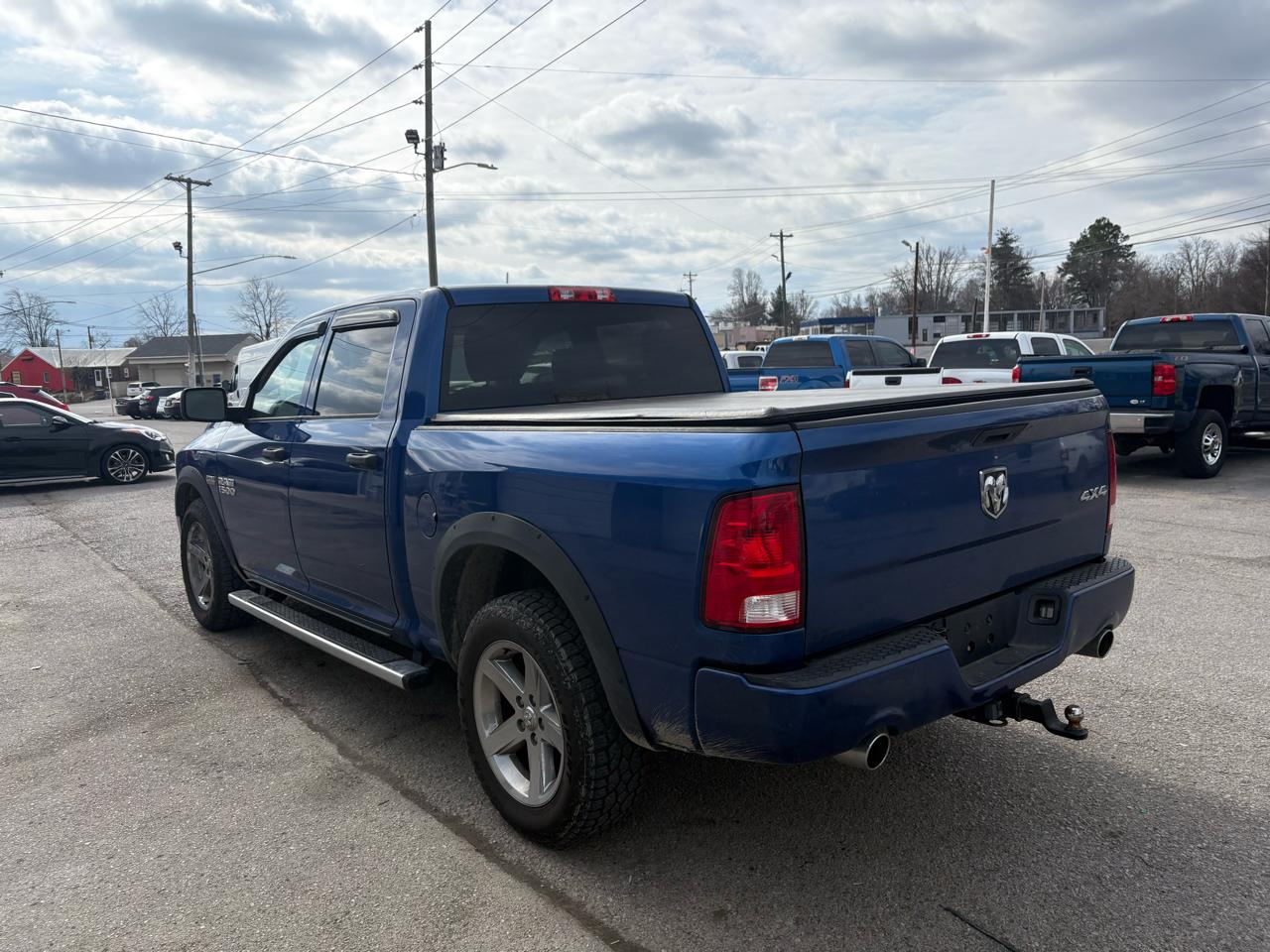 RAM 1500 Tradesman Crew Cab SWB 4WD 2016