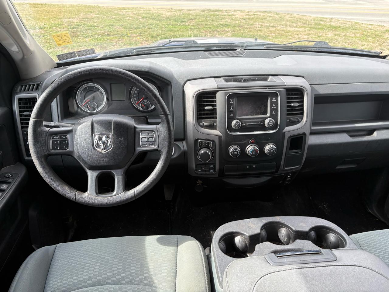 RAM 1500 Tradesman Crew Cab SWB 4WD 2016